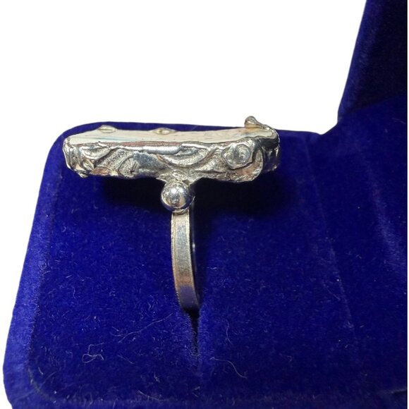 Artisan Crafted Peter Rabbit Wedgewood Broken China Ring With Repurposed Silver - Picture 9 of 11